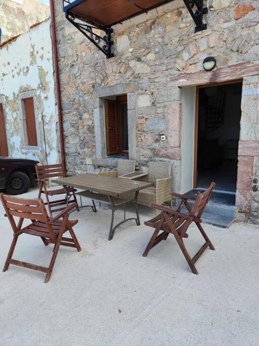 Two-Storey House In Kardamyla Mármaron Dış mekan fotoğraf
