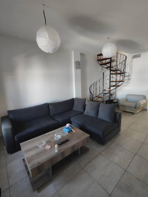 Two-Storey House In Kardamyla Mármaron Dış mekan fotoğraf